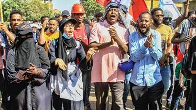 نشطاء يتوقعون استعادة «الكتلة الحرجة» ويستبعدون «ثورة الجياع» 
